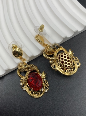 中古vintage古董复刻黄铜电镀真金红色莱茵石立体镂空龙银针耳钉