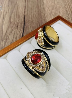 法式宫廷风黑色珐琅釉红宝石戒指 中古vintage设计感眼睛形指环