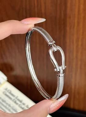 意大利米兰风复古光面马蹄扣手环