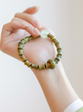 【秋冬特惠】天然绿檀木手串男盘玩佛珠高升手链女学生礼物文艺风