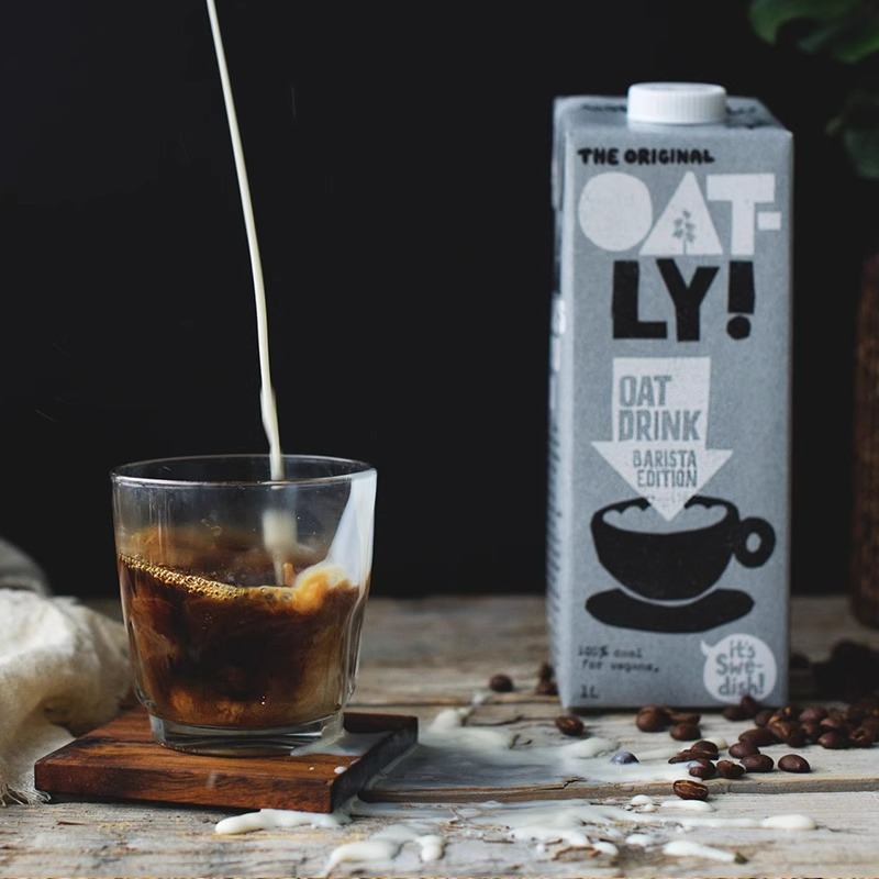 OATLY咖啡大师燕麦奶整箱 植物蛋白饮料豆奶牛奶替代谷物饮料1L*4 - 图0