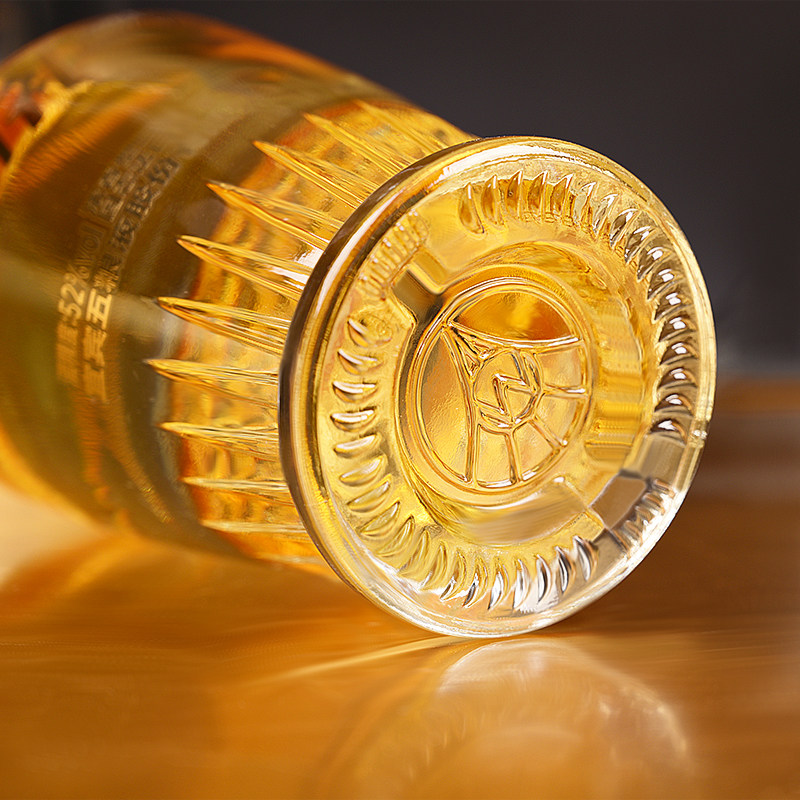 五粮液股份 新礼水晶马 52度浓香型白酒 含礼袋【整箱发货】