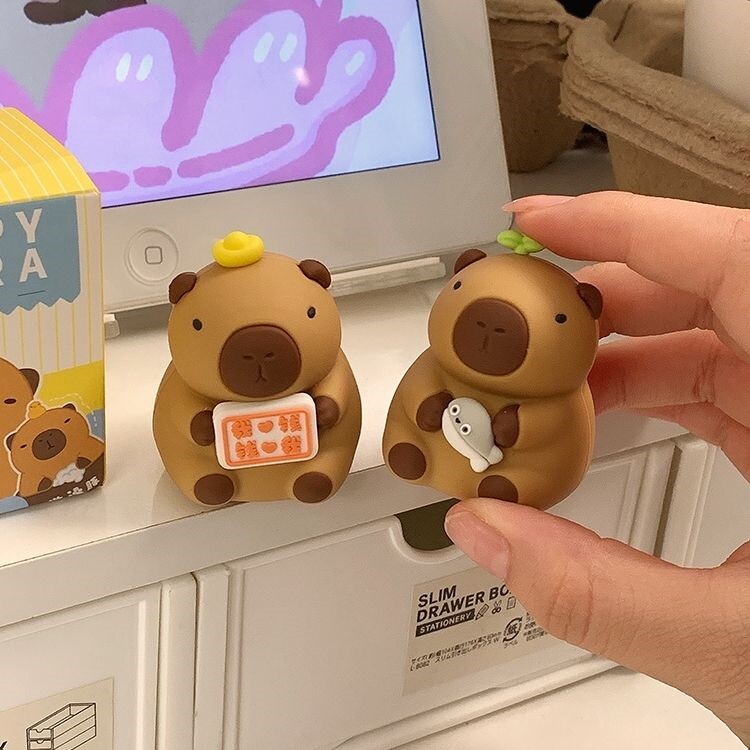 卡皮巴拉水豚桌面小摆件迷你情绪稳定工位解压装饰品治愈女生神器