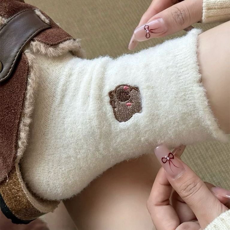 毛绒袜子女秋冬款中筒袜加厚保暖地板袜澳绒睡眠月子袜女冬天长袜