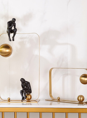 北欧轻奢金属思考者人物小型摆件创意家居客厅装饰礼品工艺品