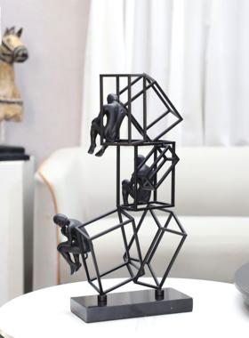 抽象金属框架思考者人物雕塑摆件