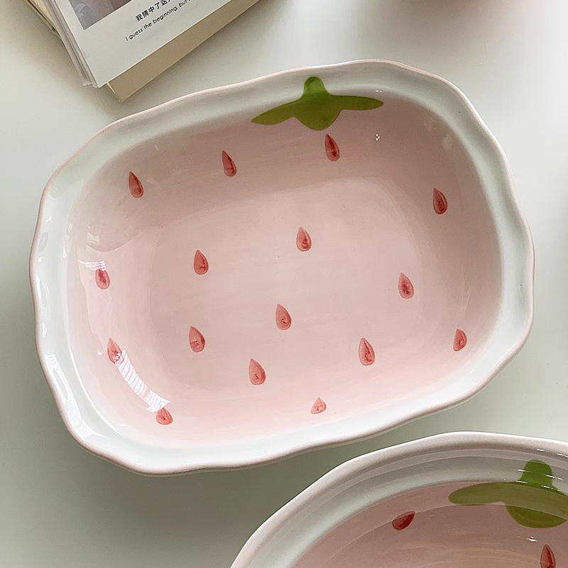 安木良品 ins粉嫩草莓手绘釉下彩陶瓷盘子饭碗锅家用可爱少女餐具 - 图3