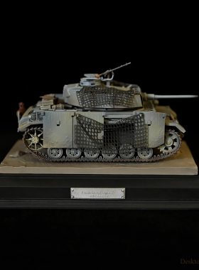 龙飞兔舞 地台长142mm 二战4号M型坦克 成品摆件 LTCP-548+