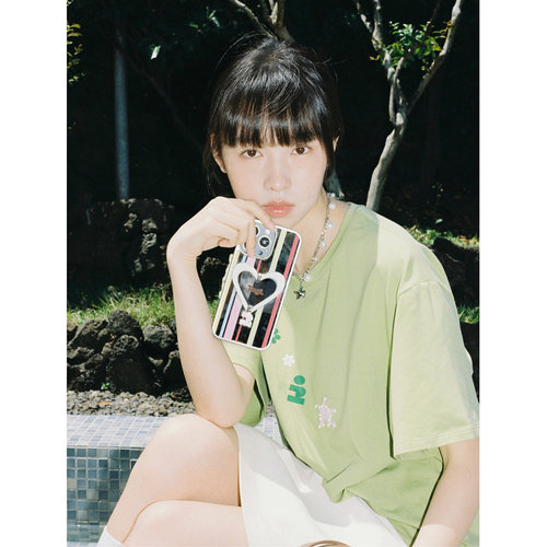 Tagi.《让人开心》金属支架皮质爱心手机壳适用于iPhone17pm/16pm/15pm - 图1