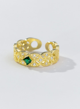 新款欧美新品镂空蕾丝花纹绿钻戒指设计感气质祖母绿皓石指环女