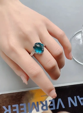 2025新款新中式镶嵌天然高冰种翡翠戒指玉石蛋面轻奢女款百搭指环