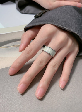 新品日韩简约波浪白色滴胶戒指女小众设计气质百搭网红热卖指环