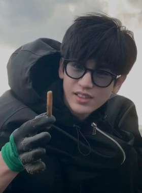 张凌赫出海同款GM墨镜女黑框蓝色镜片太阳镜男士抖音热销太阳眼镜