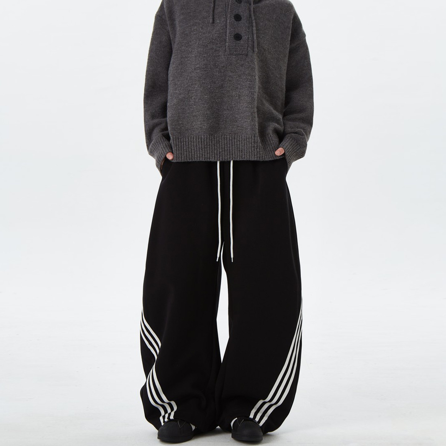 胖mm设计感三条杠阔腿卫裤女特大码黑色宽松休闲运动裤垂感弯刀裤,淘宝优惠券,粉丝福利购,淘宝优惠卷