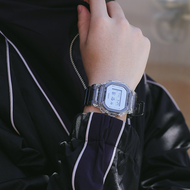 Casio men's digital display sports small square watch