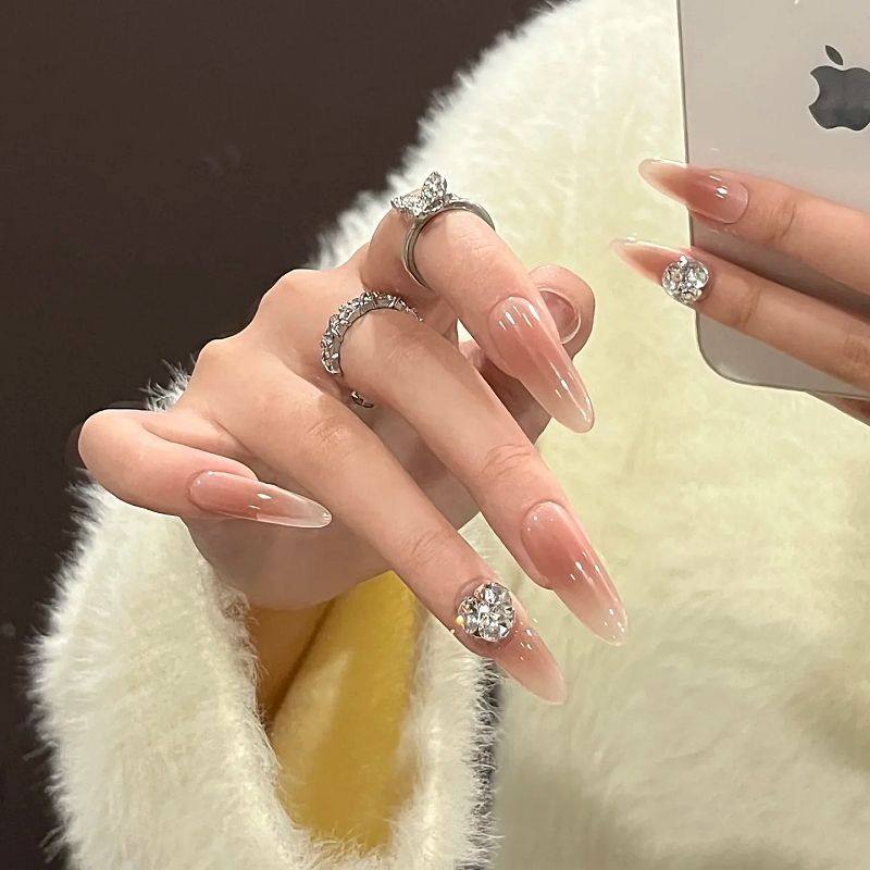 网红爆闪钻球美甲堆钻手工超闪美甲白色成品堆堆钻水晶指甲饰品钻,淘宝优惠券,粉丝福利购,淘宝优惠卷