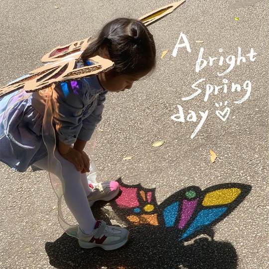 diy光影蝴蝶翅膀材料幼儿园六一儿童节彩色玻璃纸手工纸板七彩透