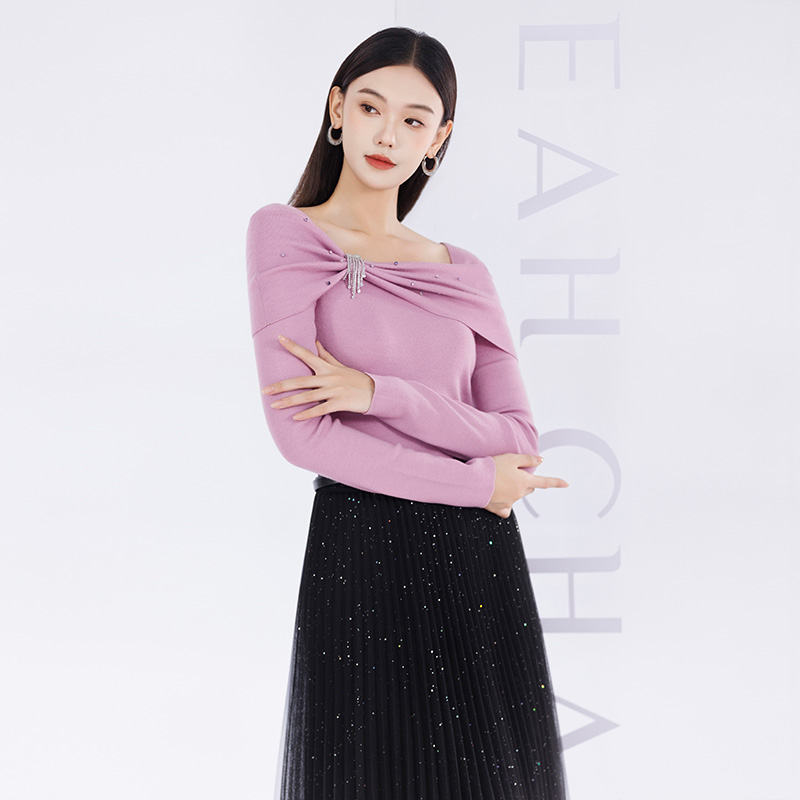 奕辰春季新款绵羊毛针织衫设计感钉珠一字肩蝴蝶领毛衫eahchanie