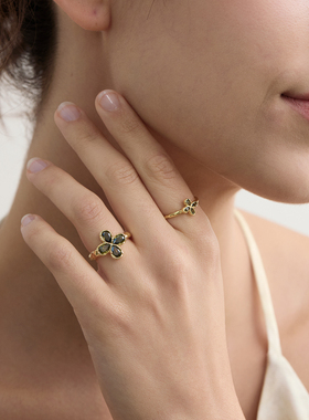 VEKE「庆春泽」精致简约戒指气质立体花朵素雅高端SR19852A