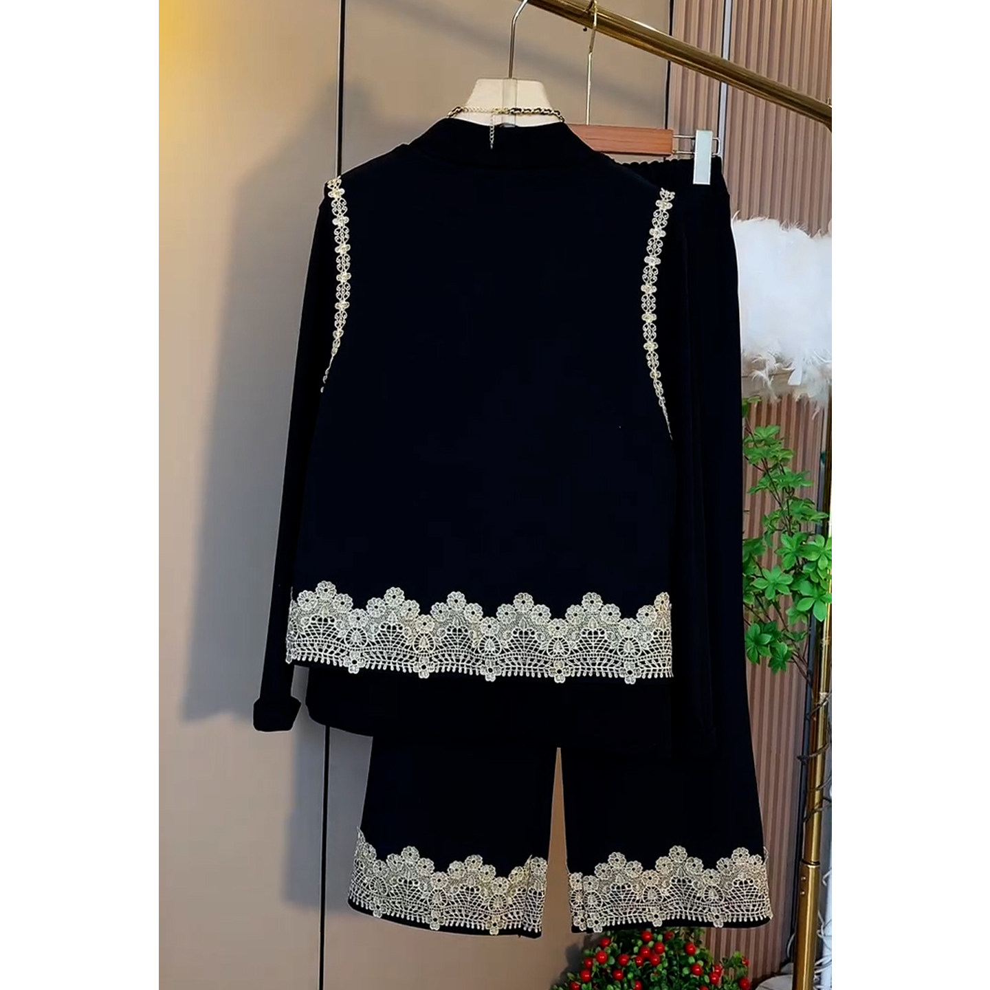 2026春季新中式大码女装时尚拼接三件套马甲+长袖打底衫裤子套装,淘宝优惠券,粉丝福利购,淘宝优惠卷