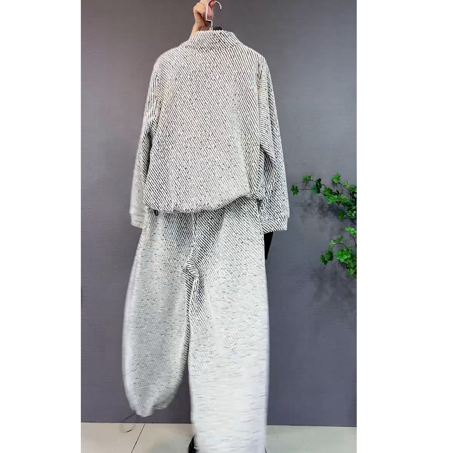 胖妹妹2026春季赫本风时尚休闲两件套气质减龄条绒裤子套装宽松潮,淘宝优惠券,粉丝福利购,淘宝优惠卷