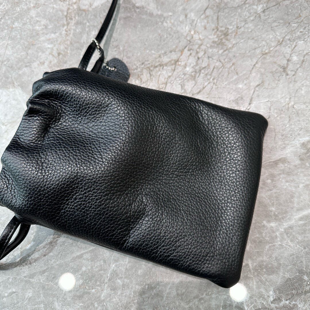 2026 Four Seasons New Mini Cowhide Mobile Phone Bag Crossbody Bag Women’s Bag Genuine Leather Bag Fashionable Women’s Bag Crossbody Bag