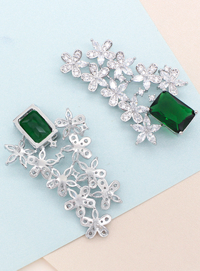 毛衣链吊坠祖母绿锆石花朵