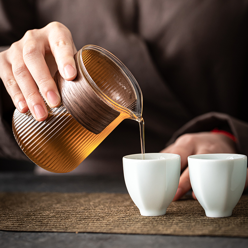 高档茶具高硼硅玻璃公道杯茶海泡茶杯加厚耐热防烫茶滤一体分茶器