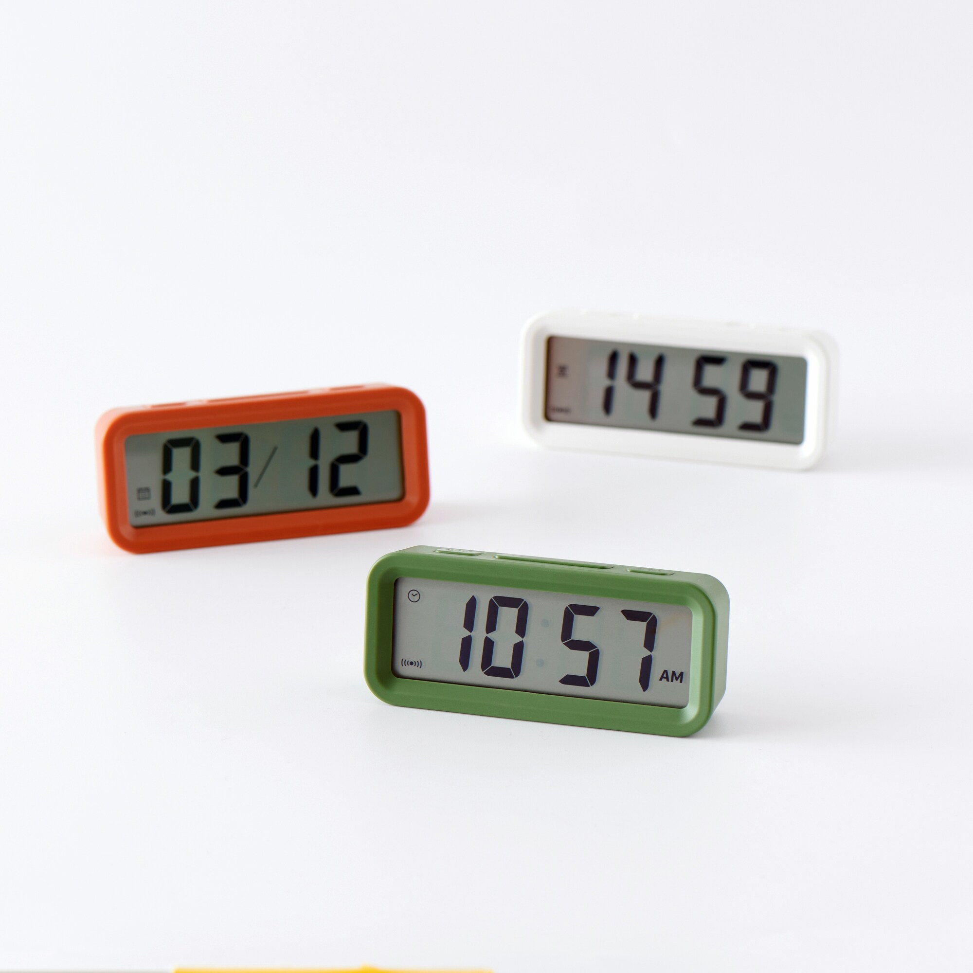 Magnetic digital clock MUJI electronic clock