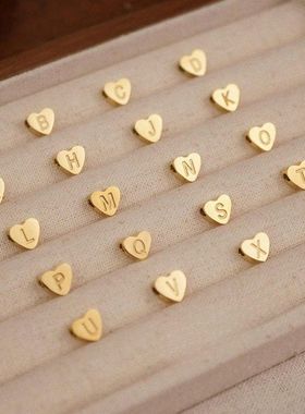 爆款钛钢不掉色穿孔小爱心26字母百搭高级感项链女 镀金潮十字链