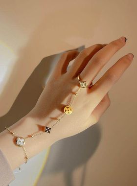 手链连戒指链女韩版个性小众设计网红饰品钛钢2022年新款气质手饰