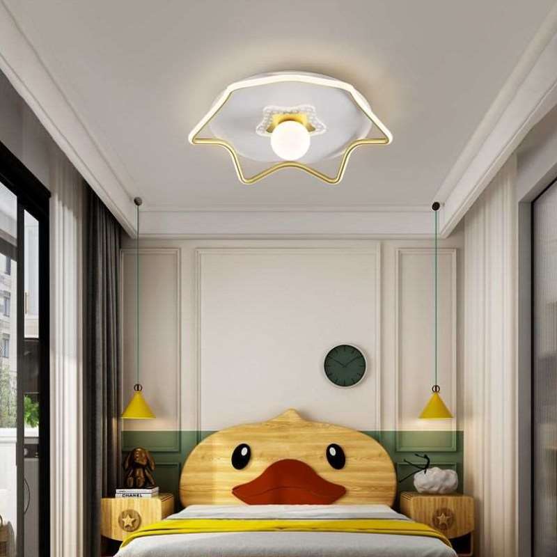 北欧儿童灯吸顶卧室灯现代简约男孩女孩公主创意房间黄冠水晶灯具
