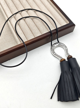 老钱风重工长款雕花马蹄扣项链