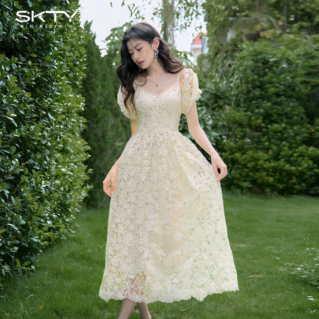  SKTY连衣裙