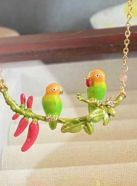 珐琅彩绘鹦鹉18K金老店推荐款