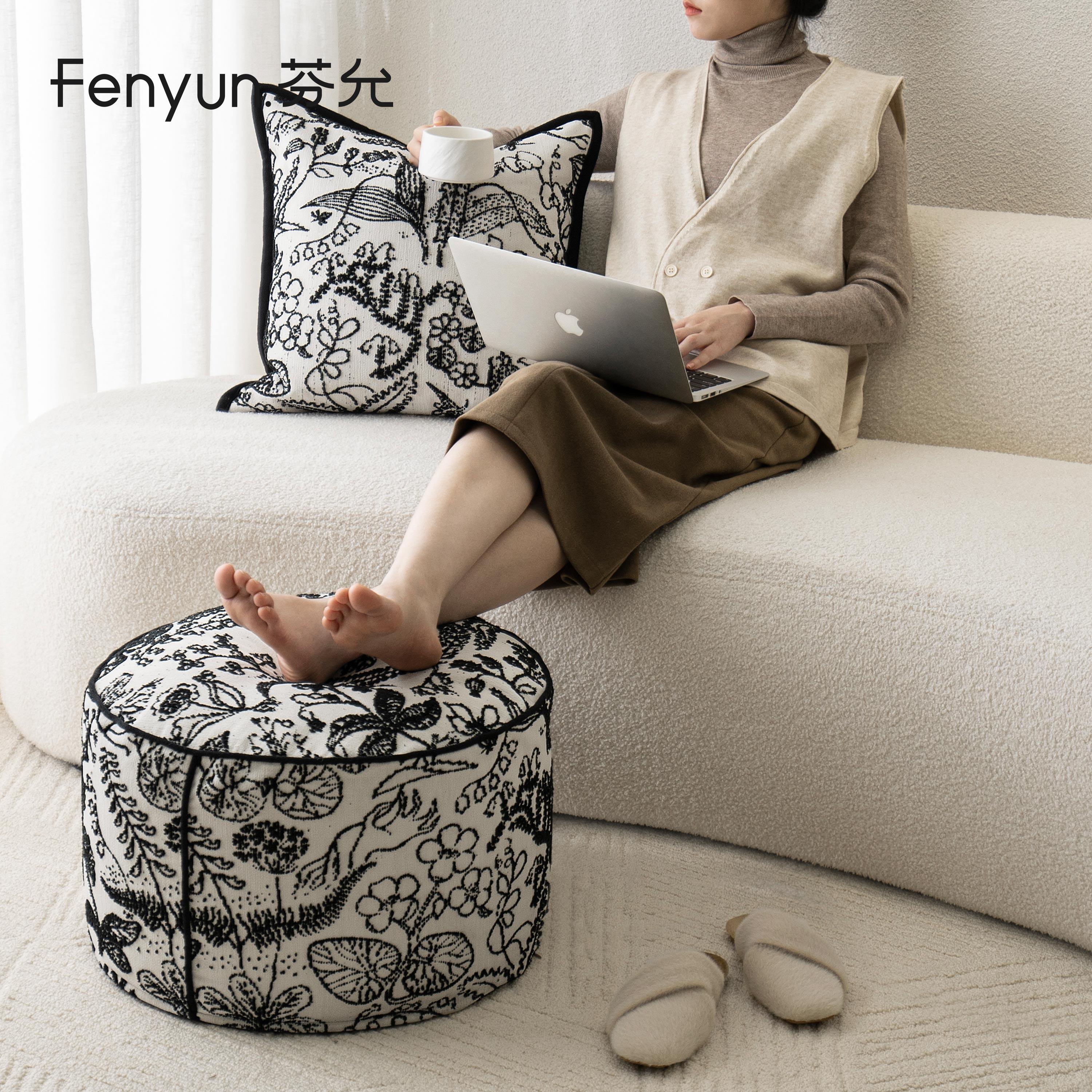 芬允【法式】黑白色复古蒲团坐垫地上榻榻米坐垫别墅立体肌理坐墩