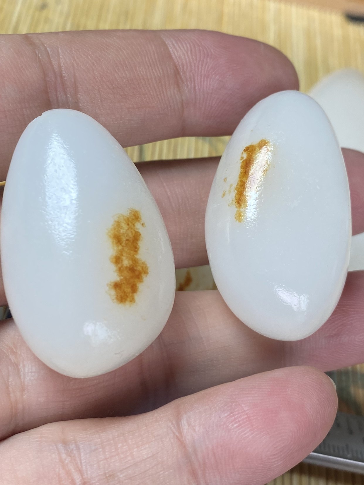 天然新疆金丝白玉吊坠羊脂白玉挂件型好料子白细油润情侣款配链子