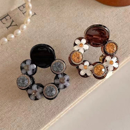 2025新款高级感镶钻雏菊花朵发夹高马尾丸子头后脑勺半扎发抓夹女 - 图0