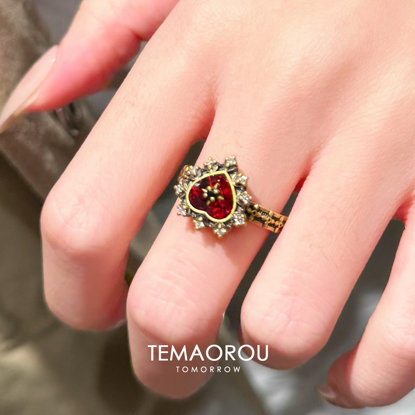 中古仿红宝石爱心吊坠项链女设计轻奢2025新款毛衣链精致高级绝美,淘宝优惠券,粉丝福利购,淘宝优惠卷