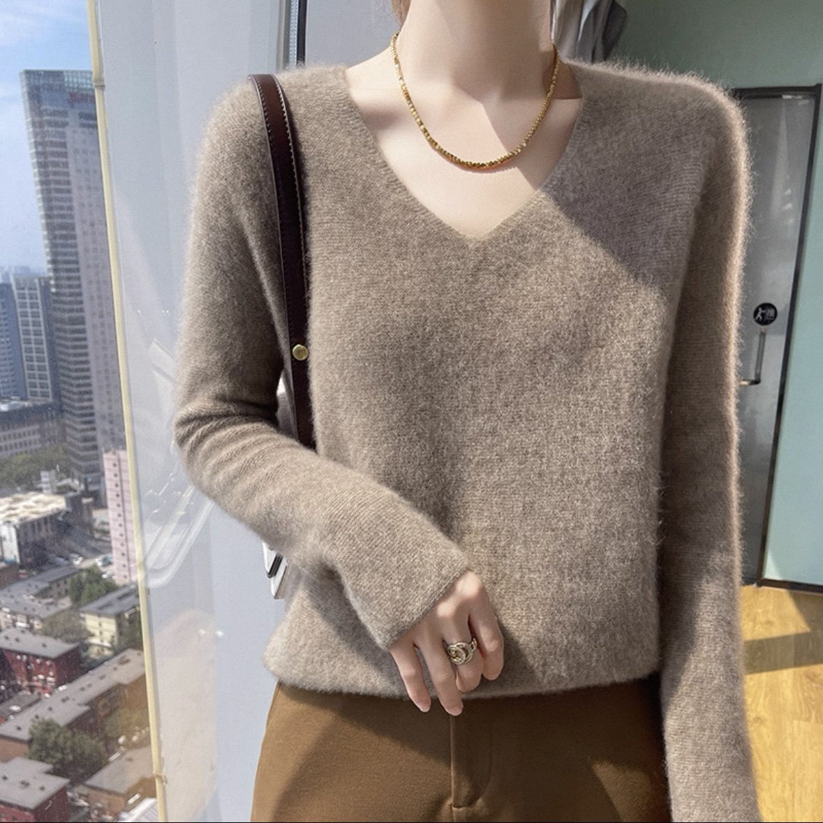 鄂尔多斯市无缝一体V领羊绒衫女宽松内搭打底衫针织气质纯色毛衣,淘宝优惠券,粉丝福利购,淘宝优惠卷