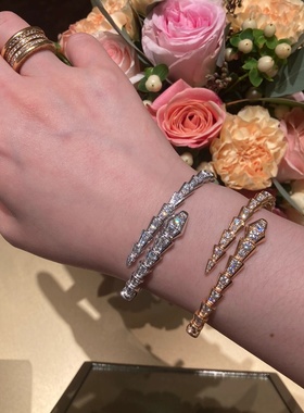 玫瑰金新款头尾钻蛇形手镯女闺蜜满钻光面白贝母蛇骨手环小众轻奢