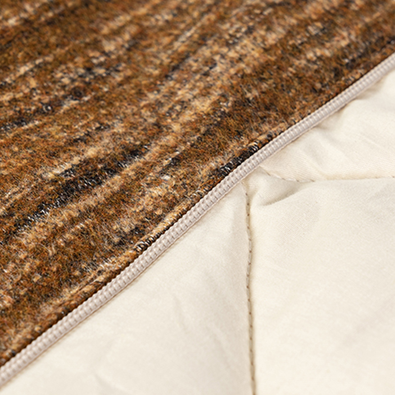 新宸优品轻奢深棕色抽象条纹全棉抱枕被子两用客厅沙发午休空调被 - 图1