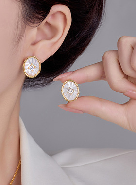 VIAStudio中古风镶钻贝母项链