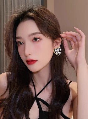 VIA Studio 皮质棋盘格耳环女经典复古爱心桃心小众轻奢耳饰品