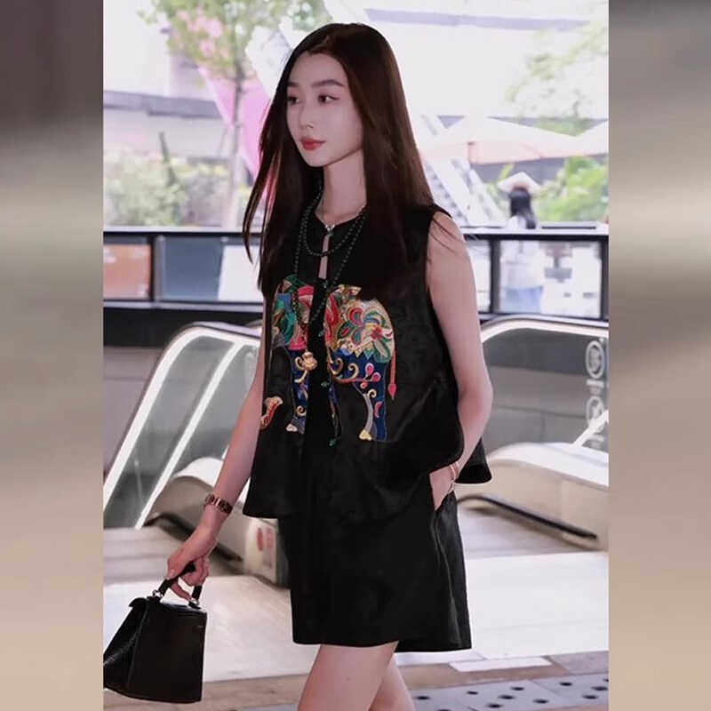 新中式重工刺绣马甲女轻国风坎肩2024夏季高级感高端马夹唐装背心,淘宝优惠券,粉丝福利购,淘宝优惠卷