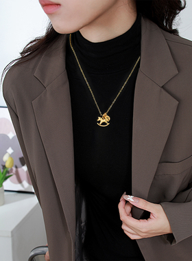 马上有钱毛衣链金色小马钱币项链