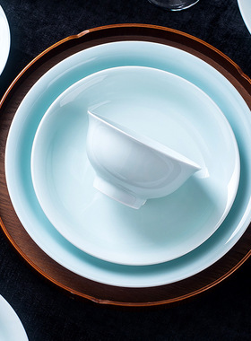 景德镇餐具套装高温釉下彩餐具高白瓷青瓷碗碟套装家用中式乔迁礼