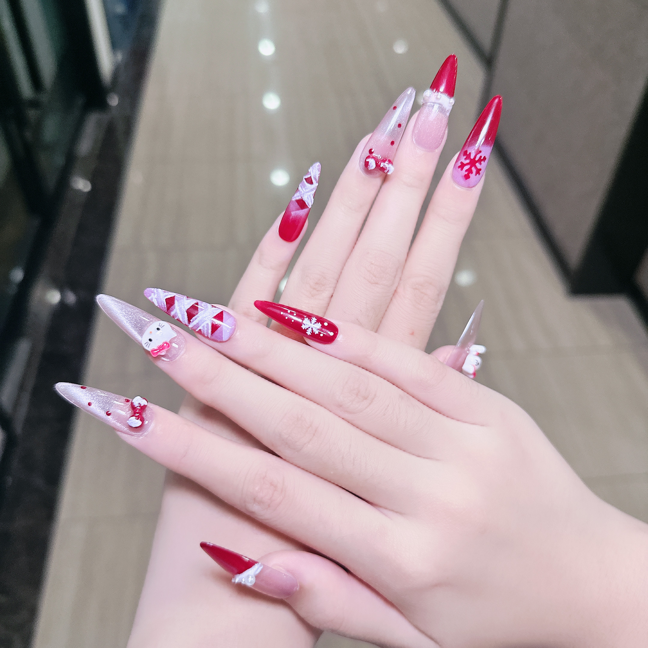 【雪松圣诞】波点菱格kitty纯手工穿戴甲珍珠猫眼新年中国风美甲,淘宝优惠券,粉丝福利购,淘宝优惠卷