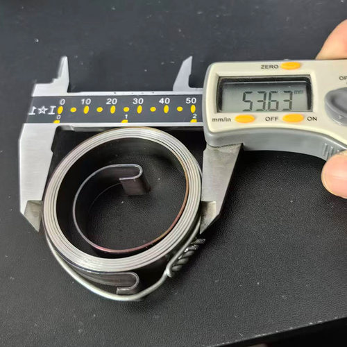 5258油锯拉盘弹簧汽油锯易启动器大弹簧小弹簧油锯配件发条通用型 - 图1