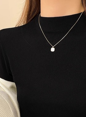 轻奢贝壳方形项链女2024年新款爆款配饰小众设计锁骨链高级感颈链